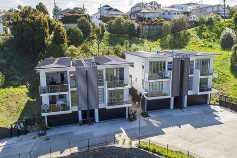 Photo of property in 8b Huka Road, Birkenhead, Auckland, 0626