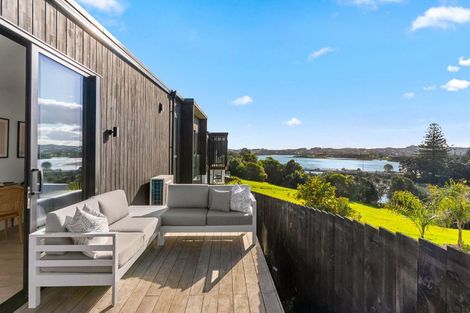 Photo of property in 45a Rosario Crescent, Red Beach, 0932