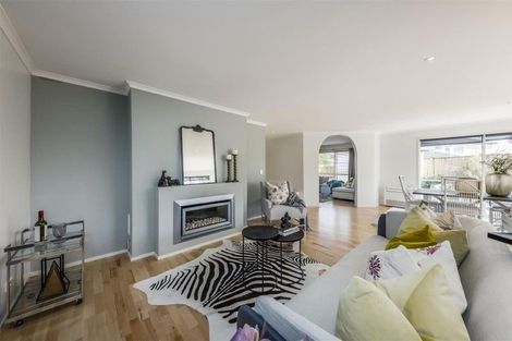 Photo of property in 16 Karson Place, Flat Bush, Auckland, 2016