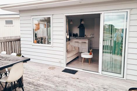 Photo of property in 10 Fordham Street, Beach Haven, Auckland, 0626