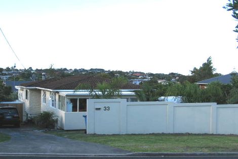 Photo of property in 33 Ellangowan Road, Waiake, Auckland, 0630