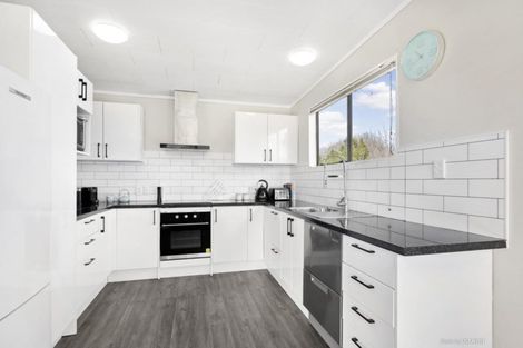 Photo of property in 15a Chapman Crescent, Naenae, Lower Hutt, 5011
