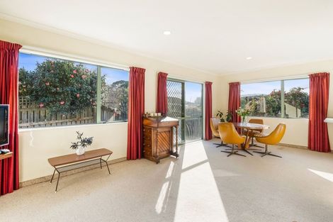 Photo of property in 8a Chilton Drive, Paraparaumu, 5032