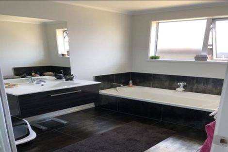 Photo of property in 64 Puhirake Crescent, Pyes Pa, Tauranga, 3112