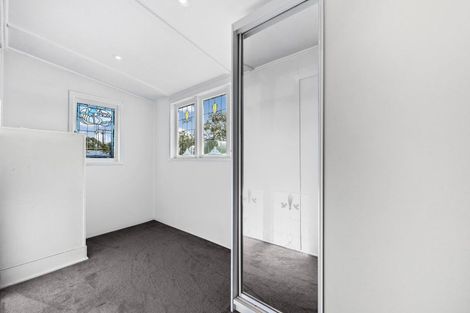 Photo of property in 14 Bertram Road, Kawakawa Bay, Papakura, 2585