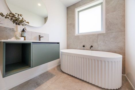 Photo of property in 68 Atlantic Drive, Fitzherbert, Palmerston North, 4410