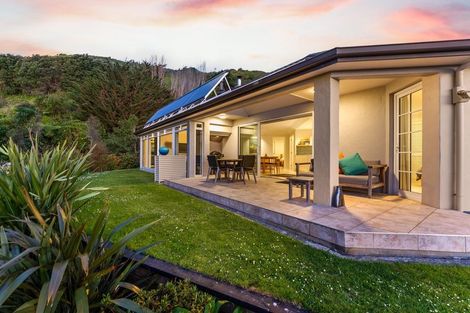 Photo of property in 35b Kotare Street, Waikanae, 5036