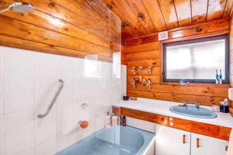 Photo of property in 27 Ray Small Drive, Papakura, 2110