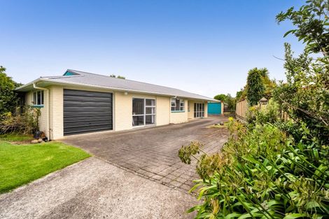 Photo of property in 14 Heaphy Road, Opunake, 4616