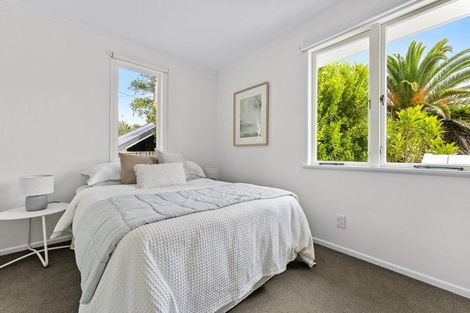 Photo of property in 1/91 Selwyn Crescent, Forrest Hill, Auckland, 0620