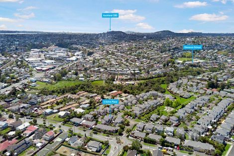 Photo of property in 2 Ochre Place, Blockhouse Bay, Auckland, 0600