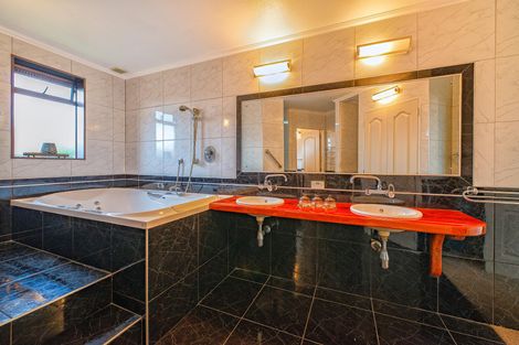 Photo of property in 73 Waimahia Avenue, Weymouth, Auckland, 2103