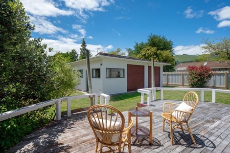 Photo of property in 16 Irwin Place, Kinloch, Taupo, 3377