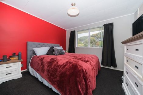 Photo of property in 23 Dahlstrom Grove, Kelvin Grove, Palmerston North, 4414