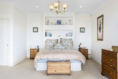 Photo of property in 36 Beauvoir Avenue, Matakatia, Whangaparaoa, 0930