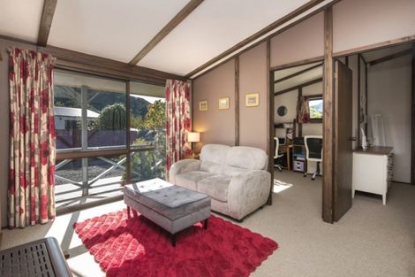 Photo of property in 4a Huia Street, Waikawa, Picton, 7220