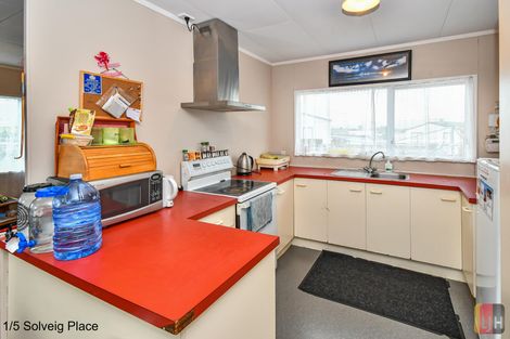 Photo of property in 1/5 Solveig Place, Randwick Park, Auckland, 2105