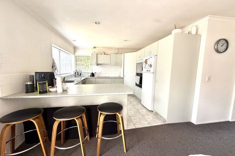 Photo of property in 1/11 Keswick Close, Northpark, Auckland, 2013