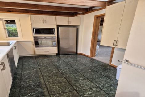 Photo of property in 39 Lucknow Terrace, Khandallah, Wellington, 6035