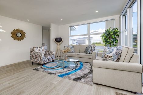 Photo of property in 67 Sapwood Crescent, Takanini, 2110