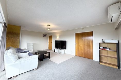 Photo of property in 2/19 Ciprian Place, Henderson, Auckland, 0612
