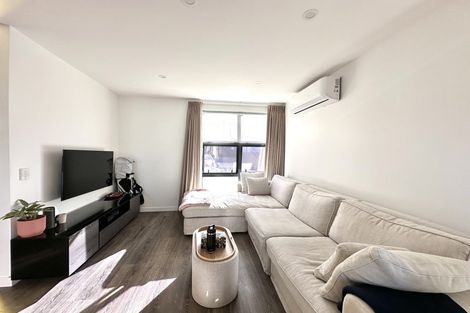 Photo of property in 1 Pataka Way, Mount Roskill, Auckland, 1041