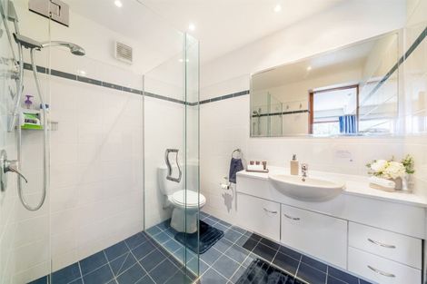 Photo of property in 62 Kiriwai Road, Paremata, Porirua, 5024