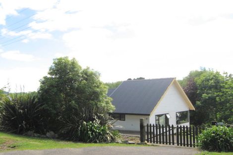 Photo of property in 21 Main Road, Bombay, 2675