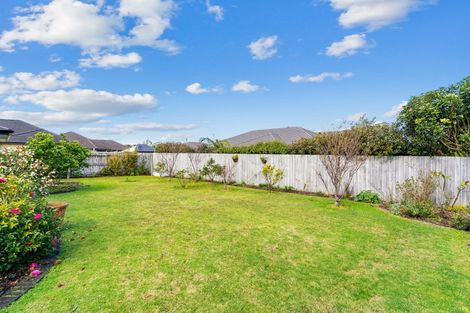 Photo of property in 4 Kowi Lakes Drive, One Tree Point, 0118