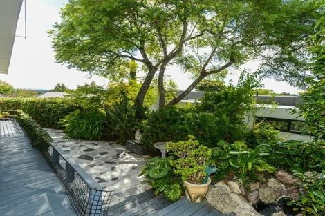 Photo of property in 1 Emerald Hill, Havelock North, 4130