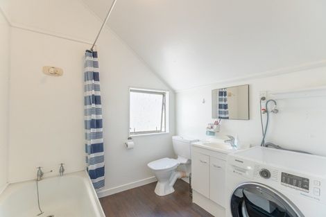 Photo of property in 144 Akaroa Drive, Maupuia, Wellington, 6022