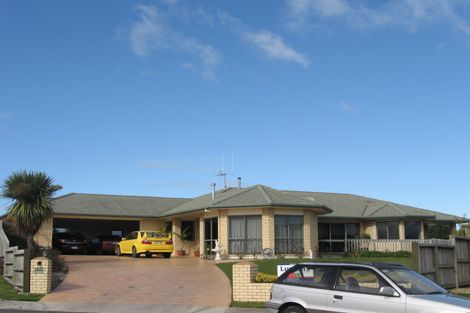 Photo of property in 10 Flora Way, Rototuna, Hamilton, 3210