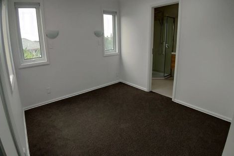 Photo of property in 36 Trias Road, Totara Vale, Auckland, 0629