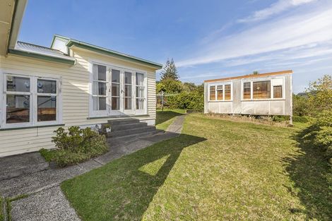 Photo of property in 34 Raroa Terrace, Tawa, Wellington, 5028