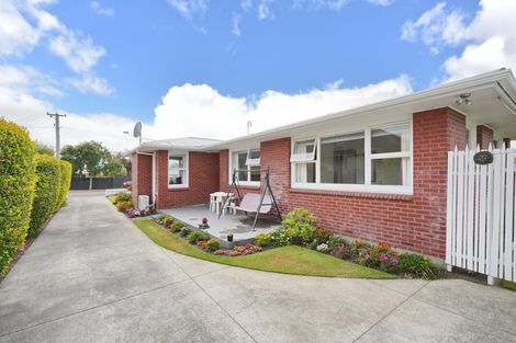 Photo of property in 39 Lake Terrace Road, Burwood, Christchurch, 8061