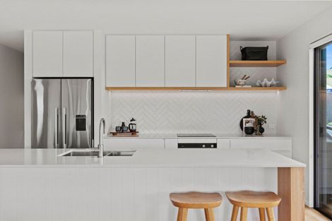 Photo of property in 10 Eaglesfield Close, Westmorland, Christchurch, 8025