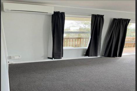 Photo of property in 2/75 Tramway Road, Beach Haven, Auckland, 0626