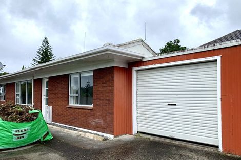 Photo of property in 2/58 Glengarry Road, Glen Eden, Auckland, 0602