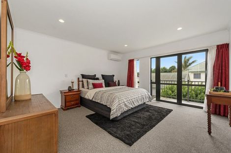 Photo of property in 21 Nielsen Gardens, Rototuna, Hamilton, 3210