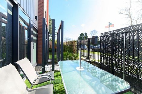 Photo of property in 2/10 Yeovil Road, Te Atatu Peninsula, Auckland, 0610