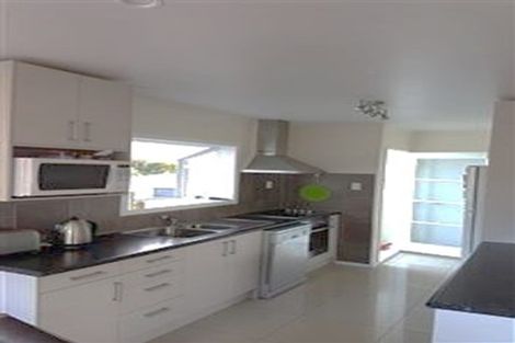 Photo of property in 55 Divich Avenue, Te Atatu South, Auckland, 0610