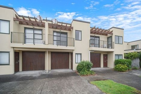 Photo of property in 2/17 Harbour View Road, Te Atatu Peninsula, Auckland, 0610