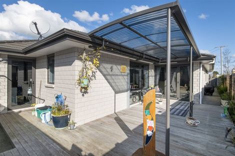 Photo of property in 1 Fairfield Road, Levin, 5510