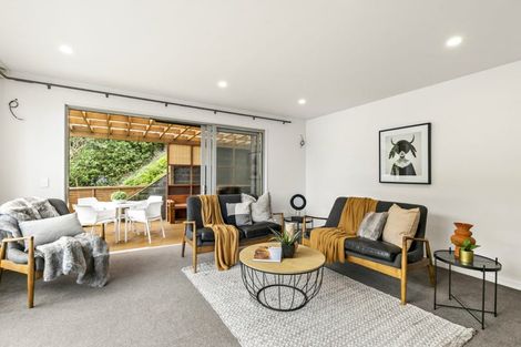 Photo of property in 8 Owhiro Bay Parade, Island Bay, Wellington, 6023