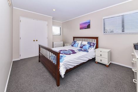 Photo of property in 1/78 Saint Annes Crescent, Wattle Downs, Auckland, 2103