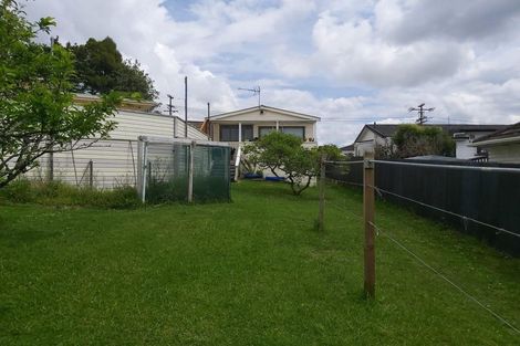 Photo of property in 40 Waimumu Road, Massey, Auckland, 0614