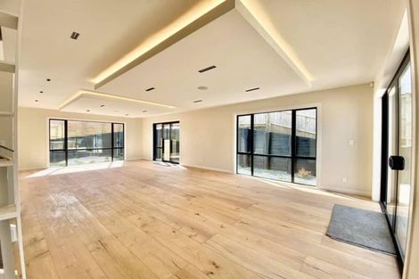 Photo of property in 25 Colliston Rise, Pinehill, Auckland, 0632