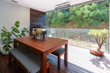 Photo of property in Patent 326 Apartments, 212s/326 Evans Bay Parade, Hataitai, Wellington, 6021