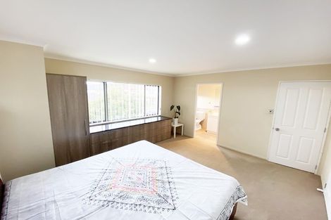 Photo of property in 23 Baverstock Road, Flat Bush, Auckland, 2016