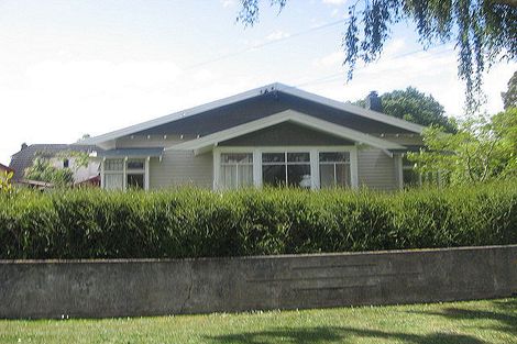 Photo of property in 61 Sandwich Road, Beckenham, Christchurch, 8023